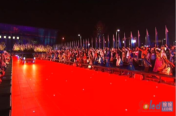 APEC“燈光紅毯”