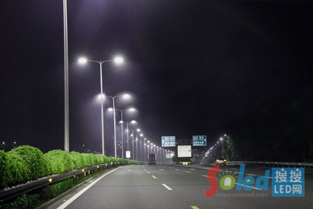 高速公路采用LED燈
